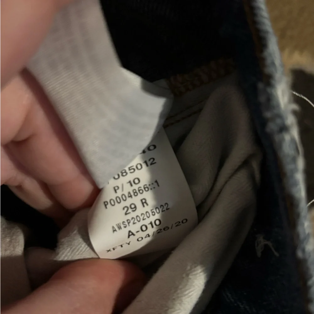 Abercrombie high rise mom jeans - Picture 3 of 3